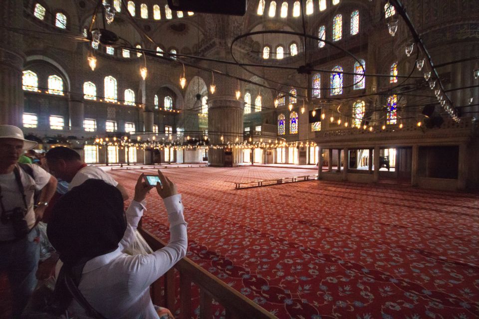 Istanbul Classics Tour - Grand Covered Bazaar Time: Shopping, Bargaining, and Sunday Swaps