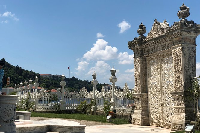 Istanbul Combo: Bosphorus Cruise & Dolmabahce Tour - Breakfast and the ticket reality you should plan around