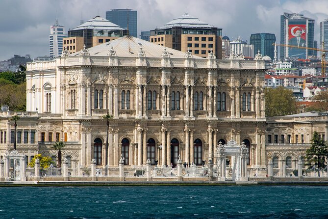 Istanbul Combo: Bosphorus Cruise & Dolmabahce Tour - Bosphorus cruise landmarks: the route that turns Istanbul into a story