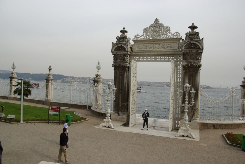 Istanbul: Dolmabahce Palace and Grand Bazaar Tour - What’s included (and what you still need to plan for)