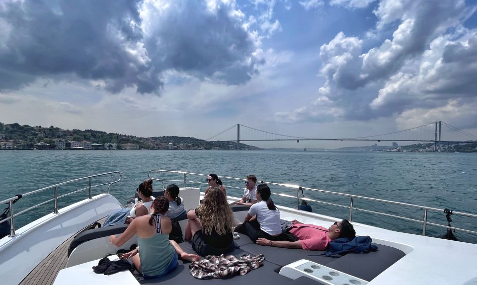 Istanbul: Dolmabahce Palace Tour and Bosphorus Yacht Cruise - 2.5 hours on a luxury yacht: history you can see