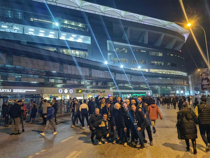 Istanbul: Enjoy a football match day experience with Local - Meeting up with the fans: chants, rituals, and team songs
