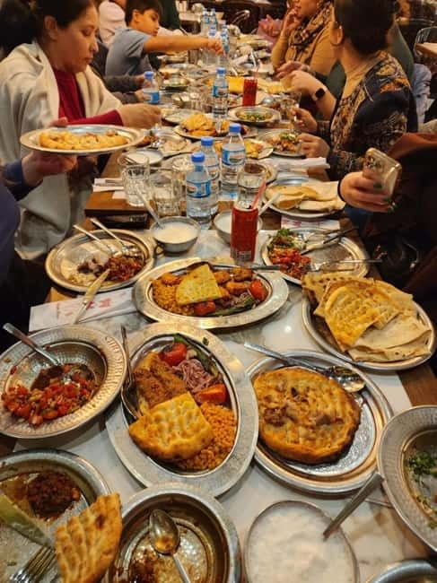 Istanbul: Enjoy Turkish Food Like a Local (Lunch/Dinner) - Meet the host: why conversation is part of the menu
