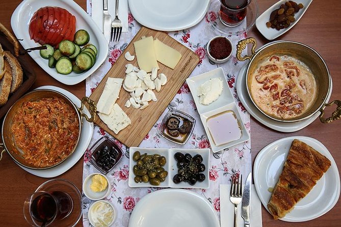 Istanbul: Evening Private Food Tour In Kadikoy - Price and what you’re really paying for ($234.80 per person)