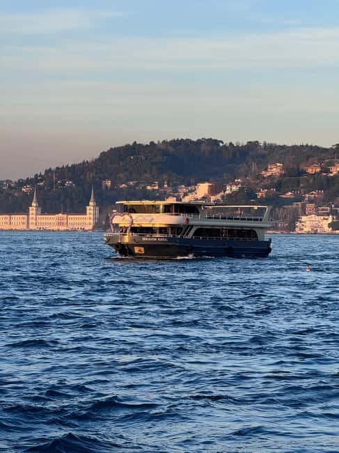 Istanbul: Explore 2 Continents of Bosphorus in One Day Lunch - Lunch onboard while you cruise back toward the European side