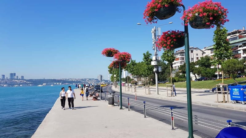 Istanbul: Explore Istanbul Asian Continent - Moda Promenade: an easy walk that teaches your bearings