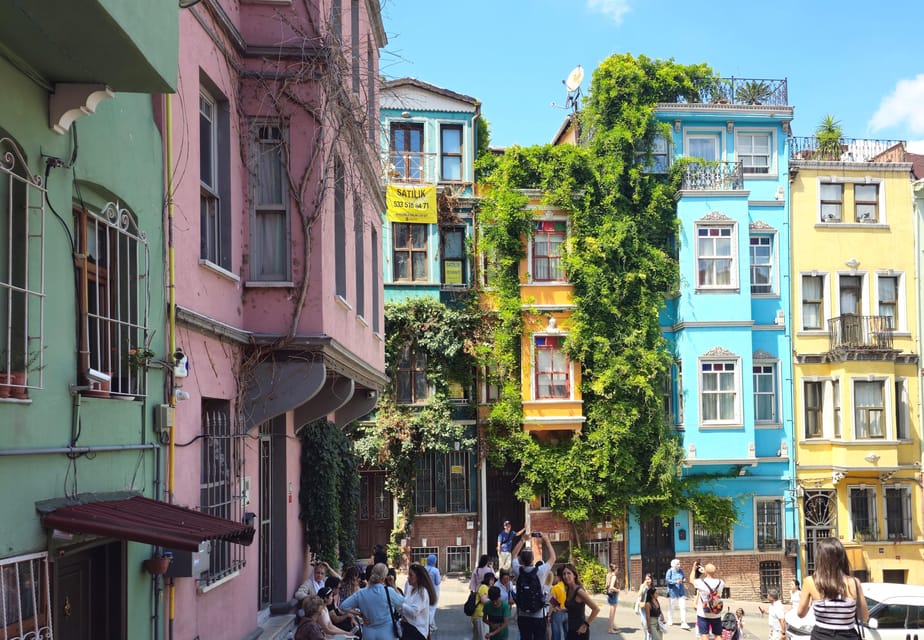 Istanbul: Fener & Balat Guided Tour through Colored Streets - Why Fener and Balat feel different from the usual Istanbul route