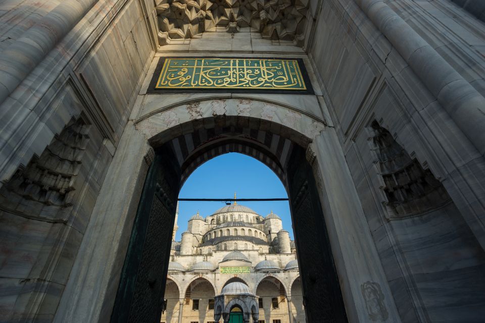 Istanbul: Full-Day Highlights Tour with Guide and Lunch - What makes the guide matter on a day this packed