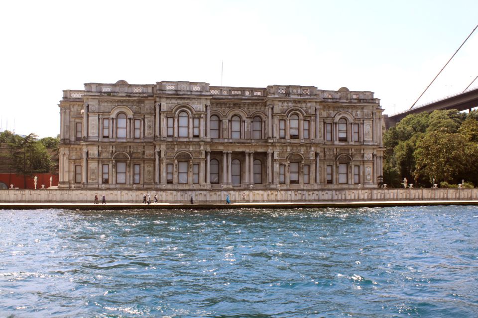 Istanbul: Full-Day Imperial & Asia Small Group Tour - Grand Bazaar shopping time: 4,000 shops and how to enjoy it