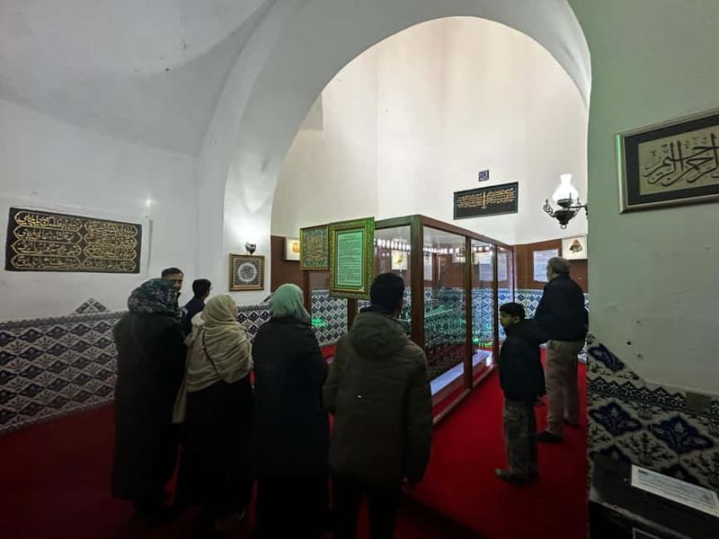 Istanbul: Full Day Islamic Sahaba Tour with Lunch & Transfer - Tombs of Early Figures: Vehb Bin Huseyre, Amr Bin As, Sufyan Bin Uyeyne