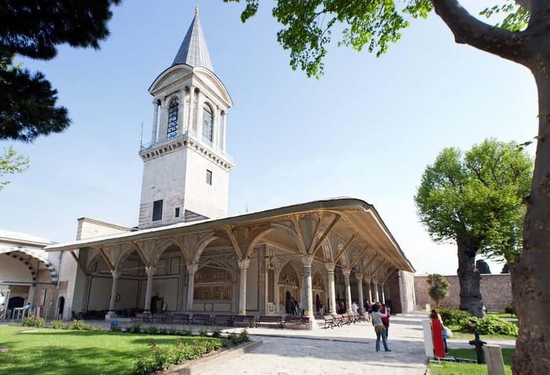 Istanbul: Full Day Private Guided Tour for Iconic Landmarks - Price and Logistics: Why $413 for Two Can Still Feel Worth It