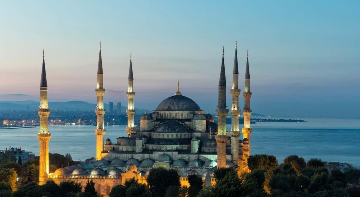 Istanbul: Full Day Private Vip Vehicle - Sultan Ahmed Mosque (Blue Mosque): short, meaningful, and schedule-sensitive