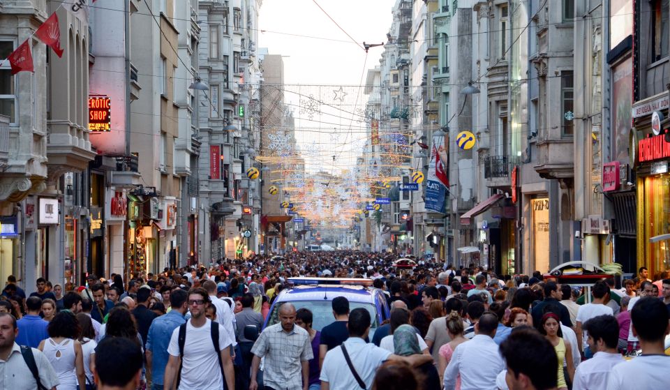Istanbul: Galata District Walking Tour - Camondo Stairs and Salt Galata Art Gallery: The Stops That Make You Pause
