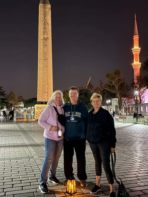 İstanbul Ghost Tour - The Mausoleum of Sultan Ahmet I and restless-courtyard energy