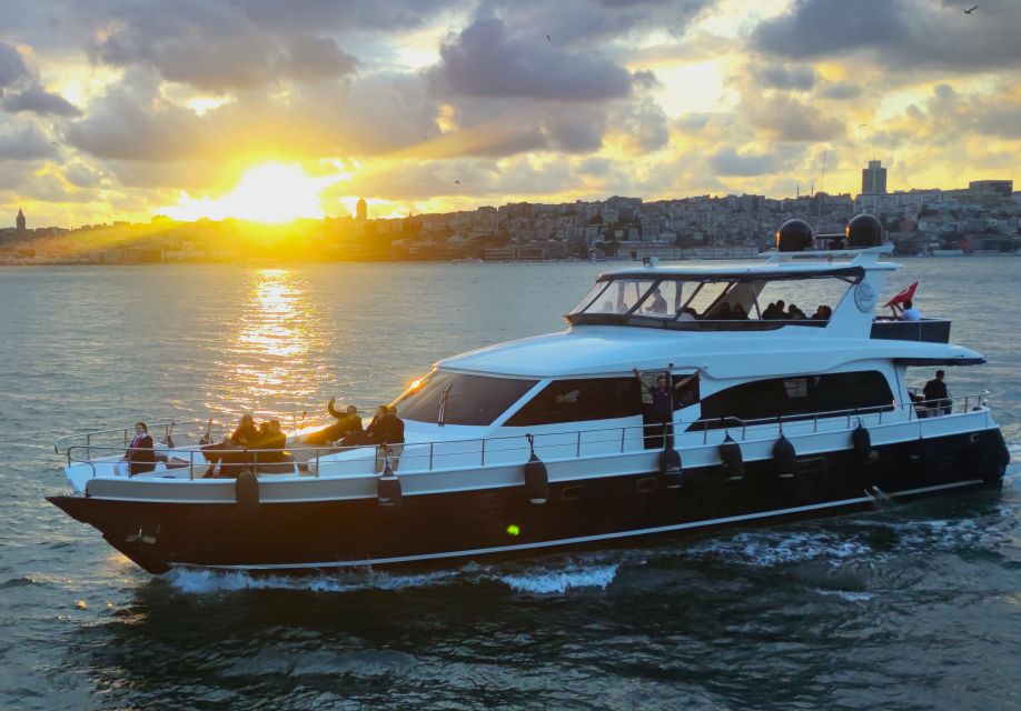 Istanbul: Guided Old City Tour and Bosphorus Sunset Cruise - Grand Bazaar strategy: browsing time with a guide’s map in your head