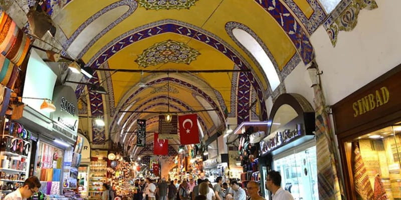 Istanbul: Guided Topkapi and Grand Bazaar with Small Group - First stop: picking up the right pace in Fatih or Beyoğlu