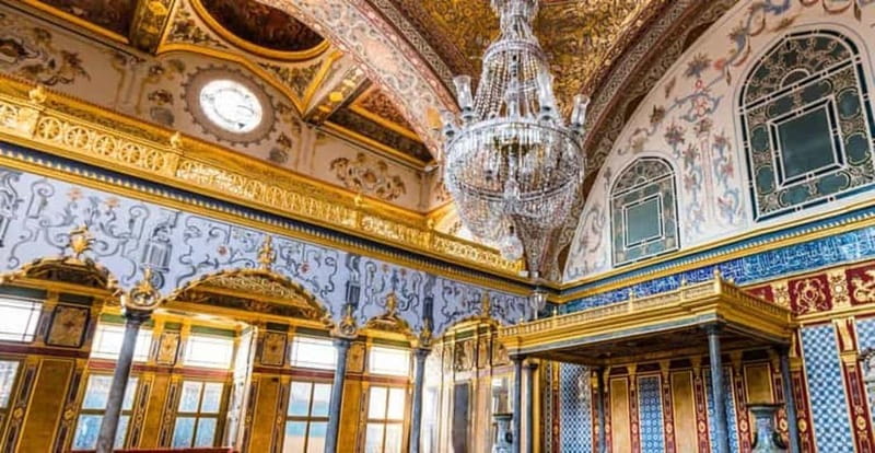 Istanbul: Guided Topkapi and Grand Bazaar with Small Group - Small group comfort: why max 10 people is more than a marketing number