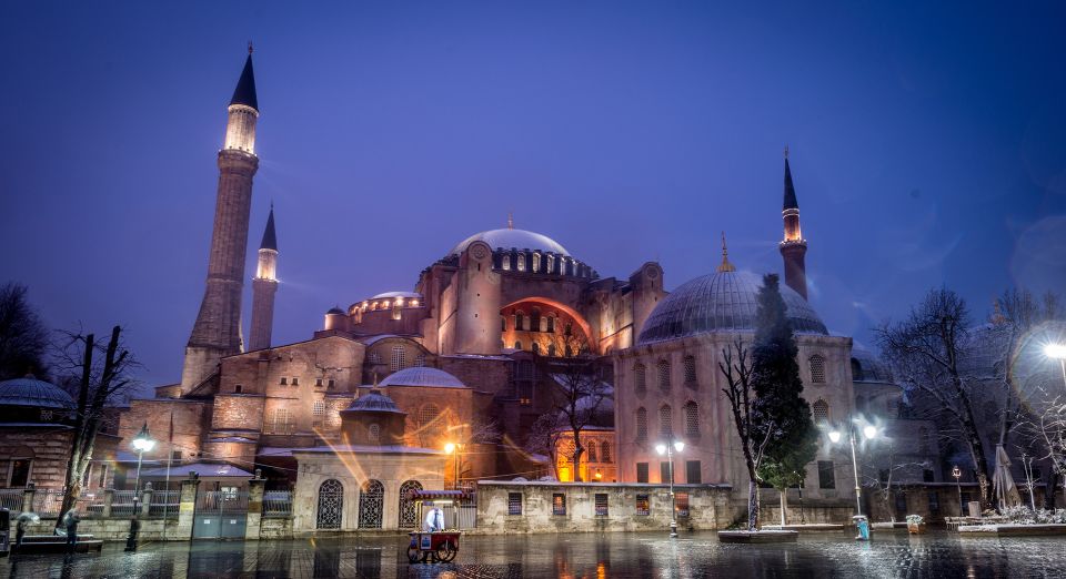 Istanbul: Hagia Sophia, Blue Mosque, and Grand Bazaar Tour - Grand Bazaar in one hour: how to shop without losing your mind