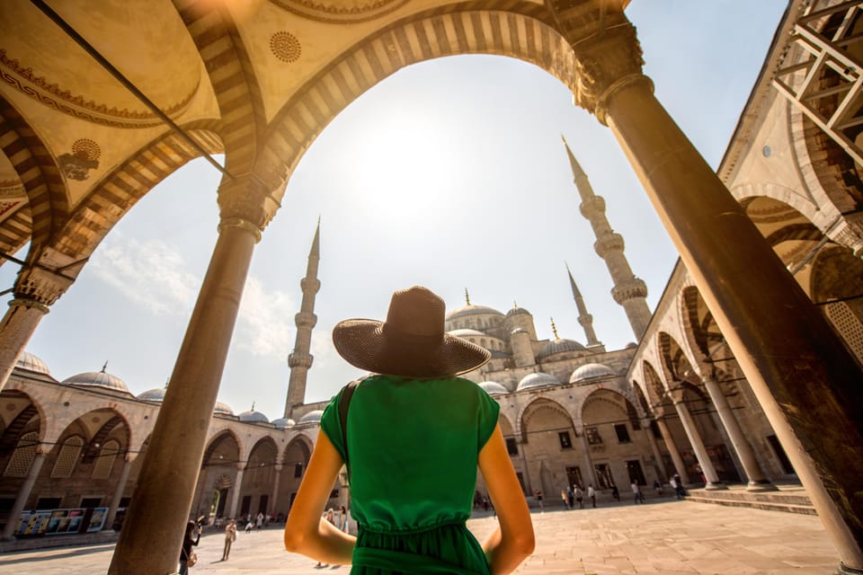 Istanbul: Hagia Sophia, Blue Mosque, & Basilica Cistern Tour - Hagia Sophia: Domes, Mosaics, and the Big “So This Is Why” Moment (1 hour)