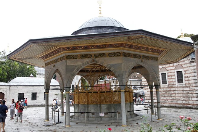 Istanbul: Hagia Sophia & Blue Mosque Guided & Small-Group Tour - Pickup, pacing, and where the tour ends in Sultanahmet