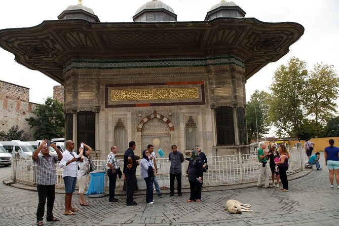 Istanbul: Hagia Sophia & Blue Mosque Guided & Small-Group Tour - Guide quality: why names like Mr. Baki show up