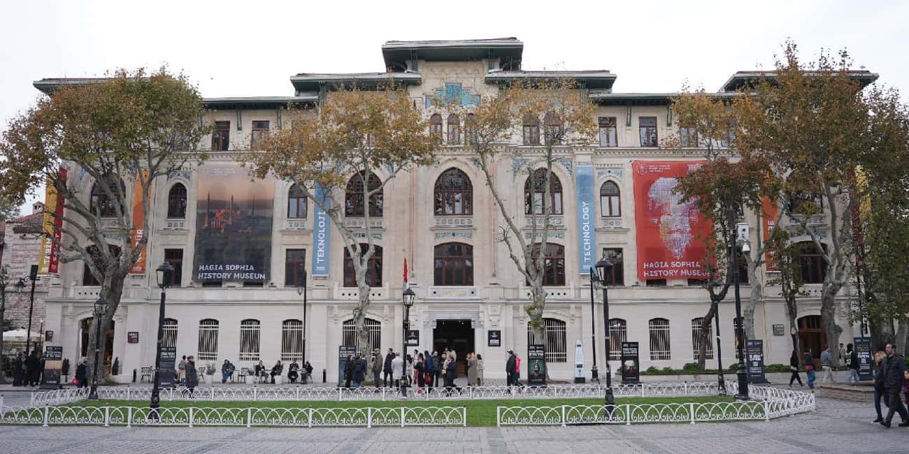 Istanbul: Hagia Sophia History Museum Entry with Audio Guide - Audio guide in 23 languages: pacing for a 1-hour visit