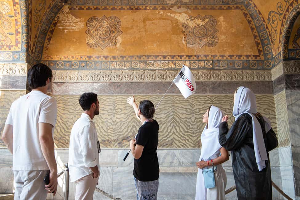 Istanbul: Hagia Sophia Tour with Optional Blue Mosque Tour - Staying inside after the tour: how to use your extra time well