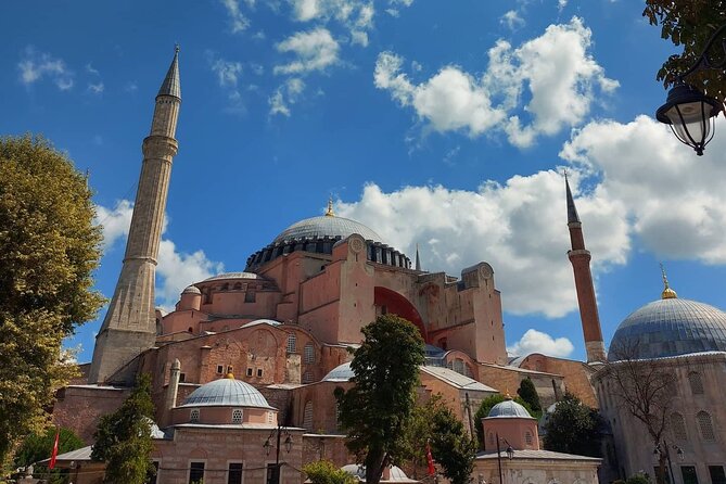 Istanbul Highlights! Blue Mosque, Hagia Sophia, Topkapı and More! - Getting oriented in Sultanahmet: German Fountain to the Hippodrome zone