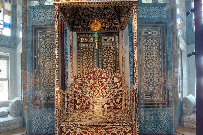 Istanbul Highlights! Blue Mosque, Hagia Sophia, Topkapı and More! - Hagia Sophia as a living timeline
