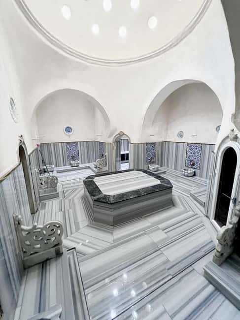 Istanbul: Historic Sifa Turkish Bath in Sultanahmet Square - Mixed-gender shared space, gender-matching therapists: how this setup helps