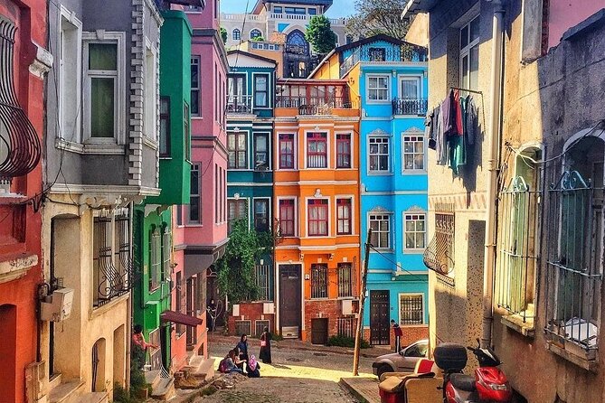 Istanbul in Colors: Balat Tour - The Fener and Balat Walking Segment: Cafes, Old Houses, and Church Corners