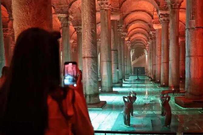Istanbul Instagram Tour: Famous Spots (Private & All-Inclusive) - Guides and what they tend to do well in the field