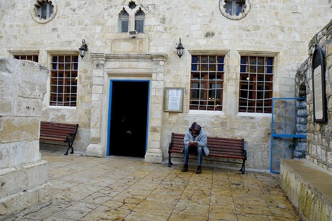 Istanbul Jewish Quarter Walking Tour - Schneidertempel Art Gallery (Tailor’s Synagogue) and how spaces change use