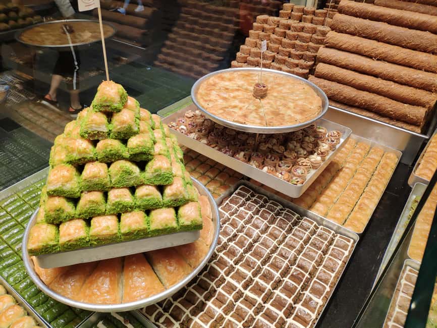 Istanbul: Kadikoy Food Tour with 12+ Delicacies Tastings - Menemen, Muhlama, and Pide: Comfort Food with Regional Clues