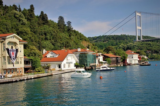 Istanbul Lunch Cruise on Bosphorus and Black Sea - Logistics that affect your day: meeting point, timing, and groups