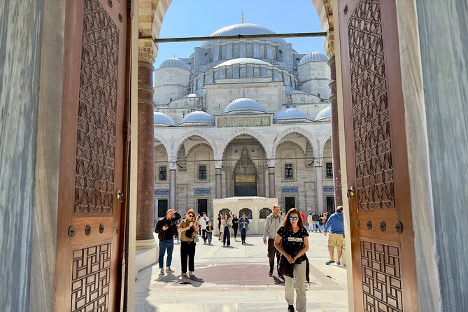 Istanbul Old City: Basilica Cistern - Blue Mosque - Grand Bazaar - A 3-hour Old City route that actually stays manageable