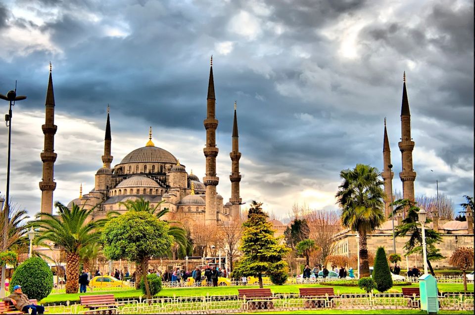 Istanbul: Old City Full-Day Tour with Lunch and Hotel Pickup - Grand Bazaar Labyrinth: Bargaining, Snacks, and a 4,000-Shop Maze