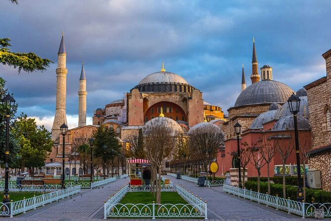 Istanbul Old City Guided Walking Tour - Hippodrome: Chariot Races and Public Energy