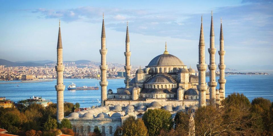 Istanbul Old City to Grand Bazaar Tour - Seeing Ortaköy Mosque vibes between monuments