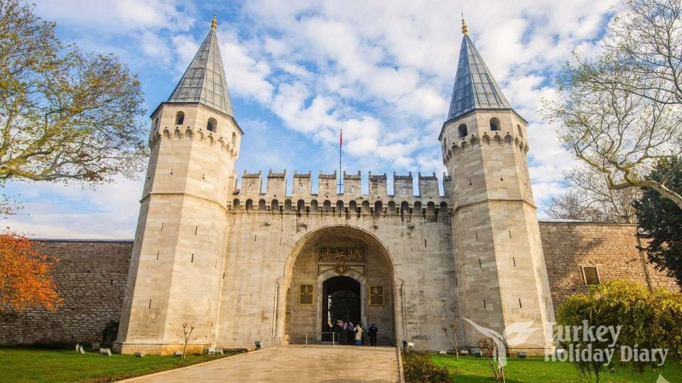 Istanbul: Old City Tour and Luxury Sunset Bosphorus Cruise - Should you book this Istanbul Old City + Bosphorus Sunset cruise?