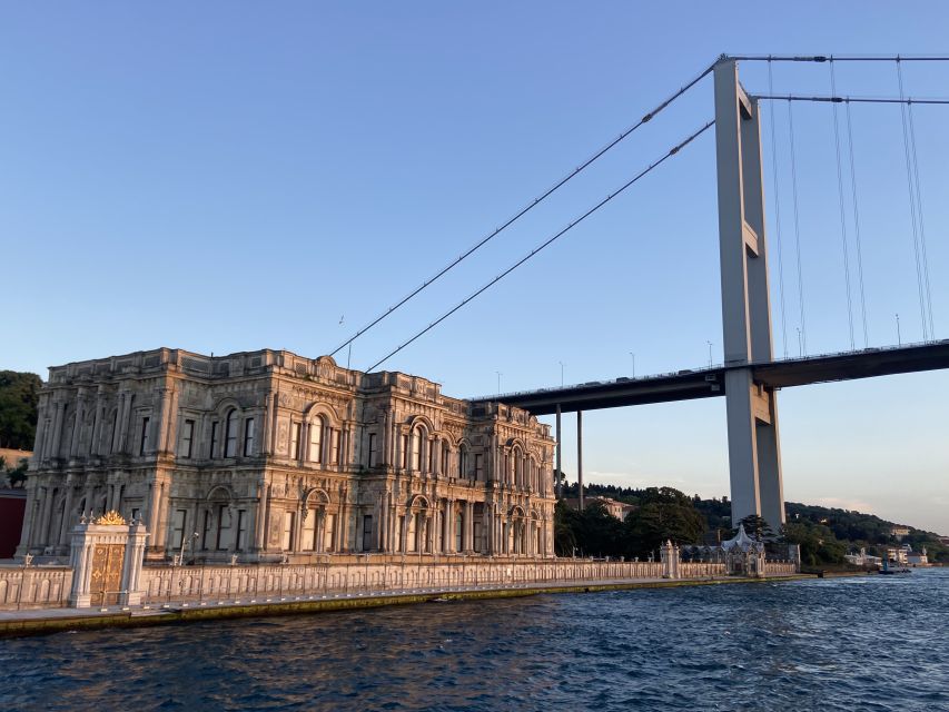 Istanbul: Old Town Highlights Tour & Bosphorus Cruise - How the 4-course lunch fits into an 8-hour day
