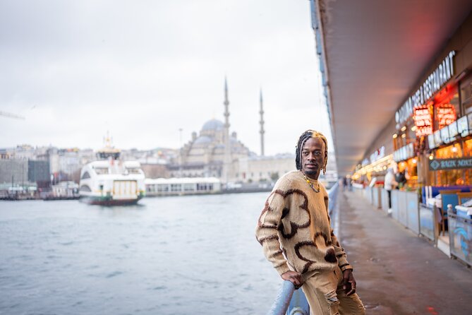 Istanbul Photoshoot tour with Local Photographer - Stop 4: Yeni Camii (New Mosque)—a 400-year-old backdrop for your finale