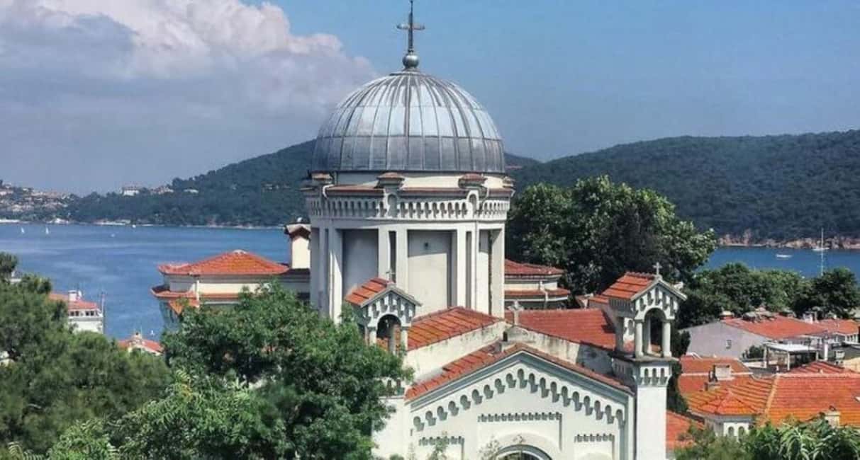 Istanbul Prince Island Cruise with Lunch & Free Time - Burgazada free time: quieter beaches and simple seaside breaks