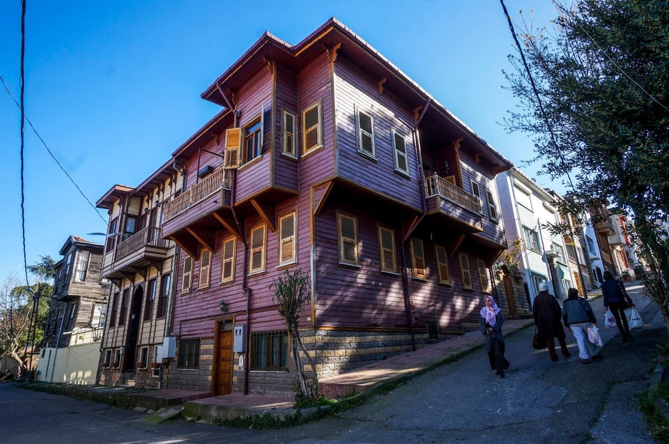 Istanbul Princes island Tour visiting 2 island - Hotel pickup and the private-boat rhythm