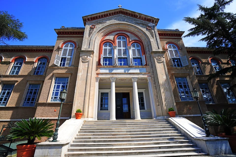 Istanbul Princes island Tour visiting 2 island - Heybeli in about one hour: quick taste only