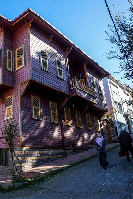 Istanbul Princes island Tour visiting 2 island - Marmara Sea cruise: passing Topkapı Palace and Leander’s Tower