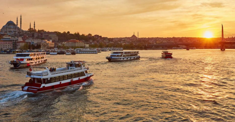 Istanbul: Private Bosphorus Cruise By Luxury Yacht - Küçüksu Palace and Beylerbeyi Palace: When the Shoreline Looks Like a Gallery
