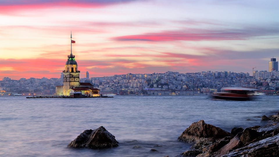 Istanbul: Private Bosphorus Strait Sightseeing Yacht Cruise - Dolmabahçe and Çirağan: European-side palace viewing without the crowd maze