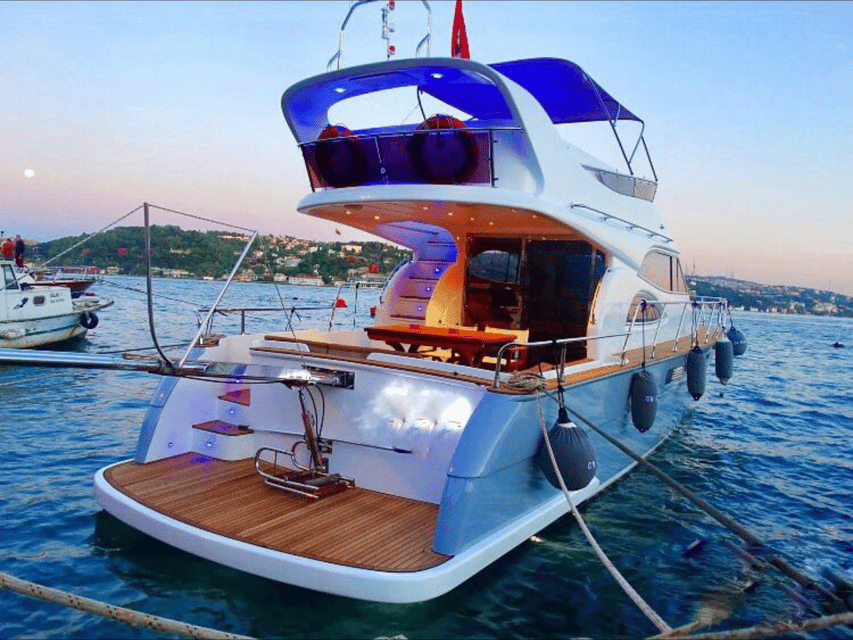 Istanbul: Private Bosphorus Tour On Luxury Yacht - Private Bosphorus sailing for up to 10: value for families and friend groups