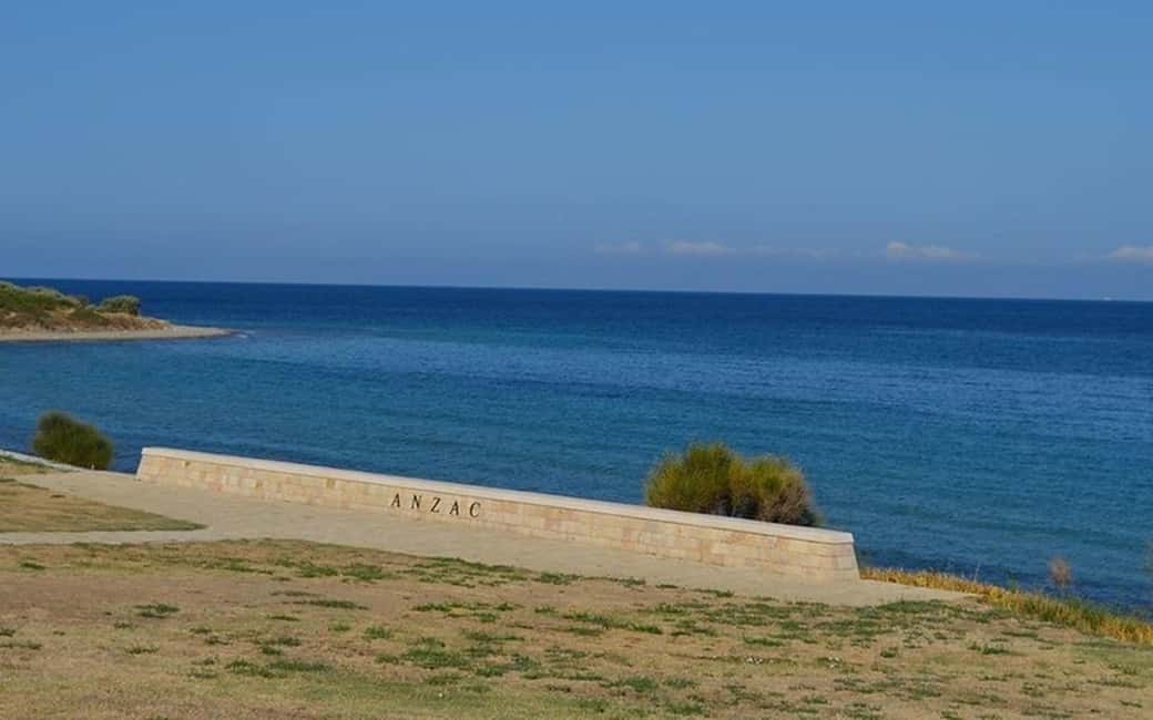 Istanbul: Private Gallipoli Peninsula Day Trip - Mehmetçik Monument, Ari Burnu, and 7Anzac Cove: one shoreline, many layers